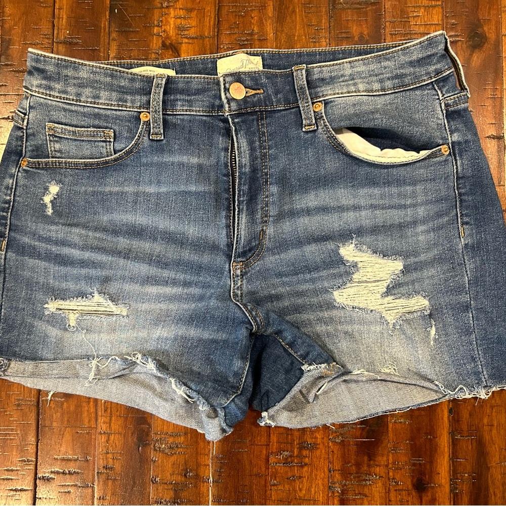 Universal Thread shorts
